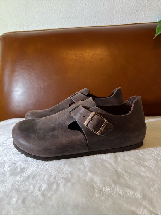 Birkenstock Shoes - Birkenstock London Oiled Leather Brown Leather Slip-On Clogs with Buckle